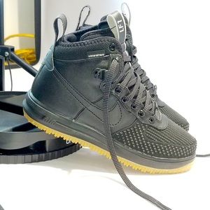 CLASSIC AUTHENTIC NIKE LUNAR DUCK BOOT